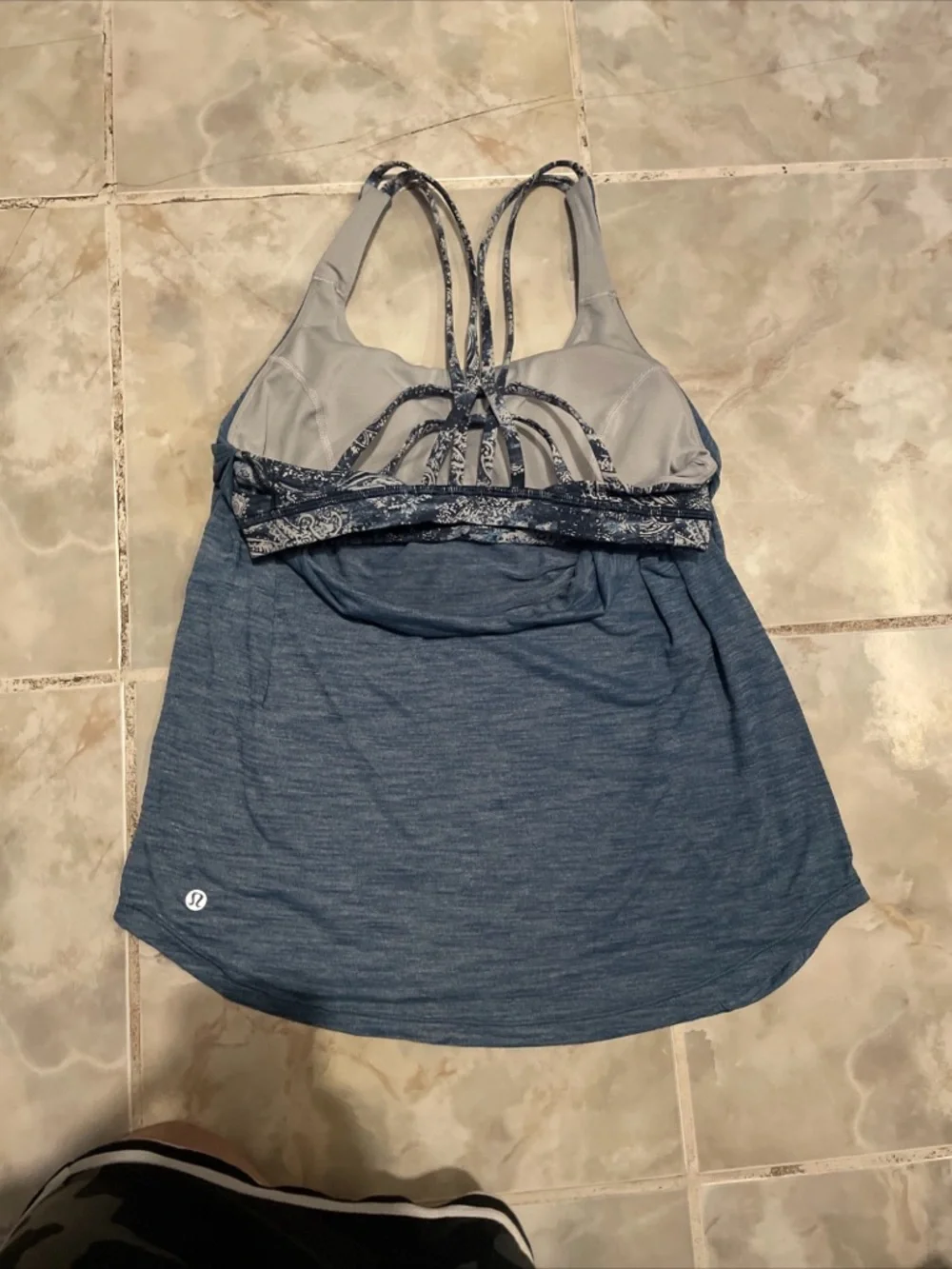 Lululemon Moment To Movement 2 In 1 Tank Top Women’s 6 Heather Blue Built In Bra - Picture 7 of 7